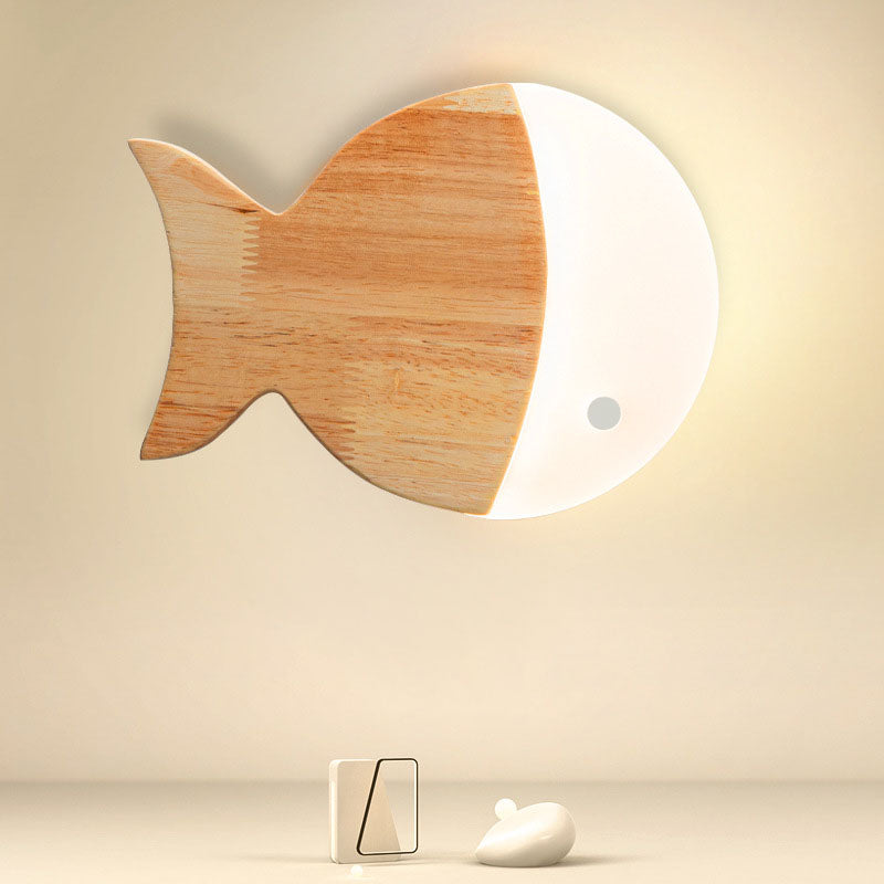 Skorter | Nordic Creative Simple Wood Art Small Fish LED Lamp