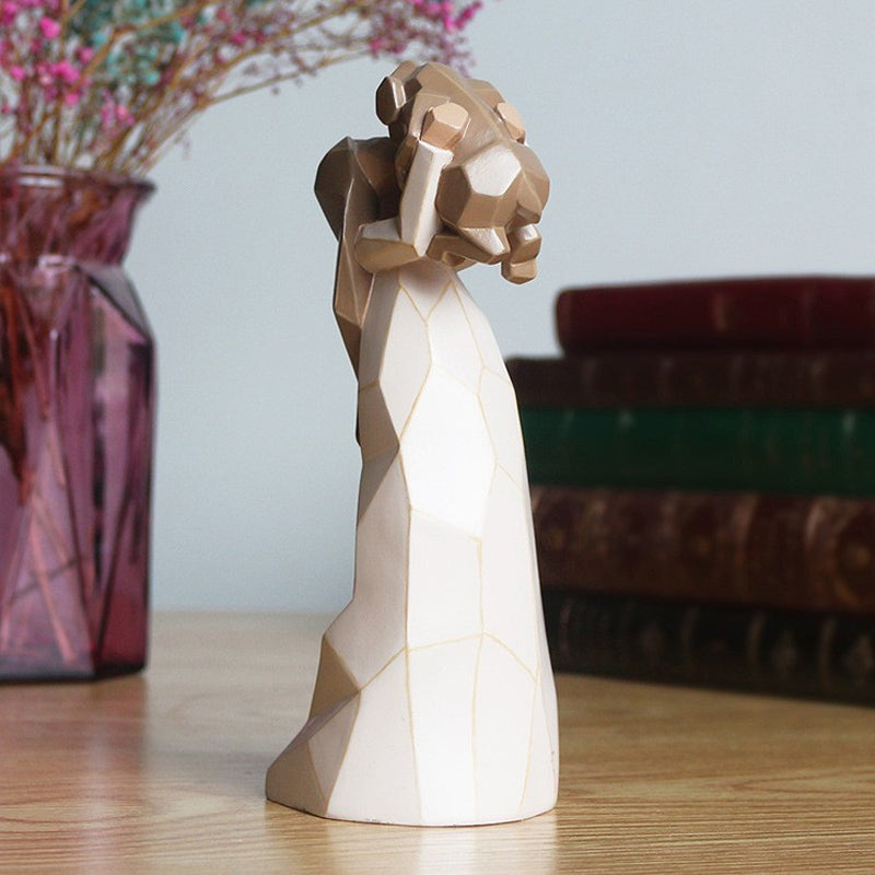 Skorter | Angel of Friendship Dog Monument Figurine