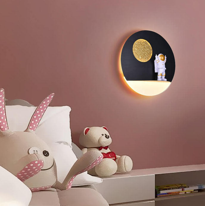 Skorter | Contemporary Creative Iron Resin Round Astronaut LED Wall Light Lamp for Bedroom