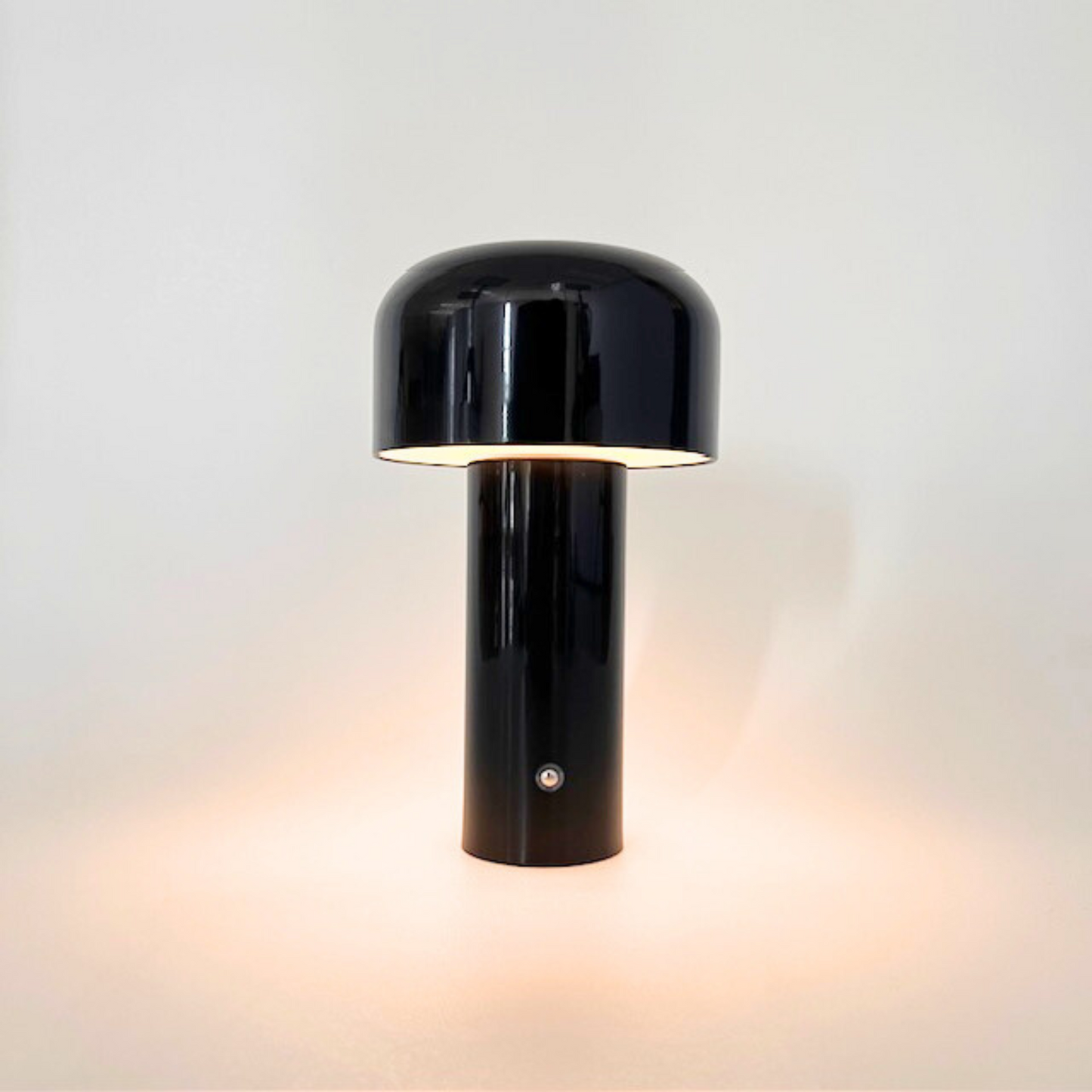 Skorter | Silhouette Rechargeable Lamp // Black