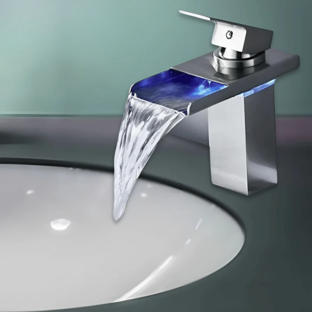 Skorter | VidricLED - Temperature dependent wall-mounted faucet