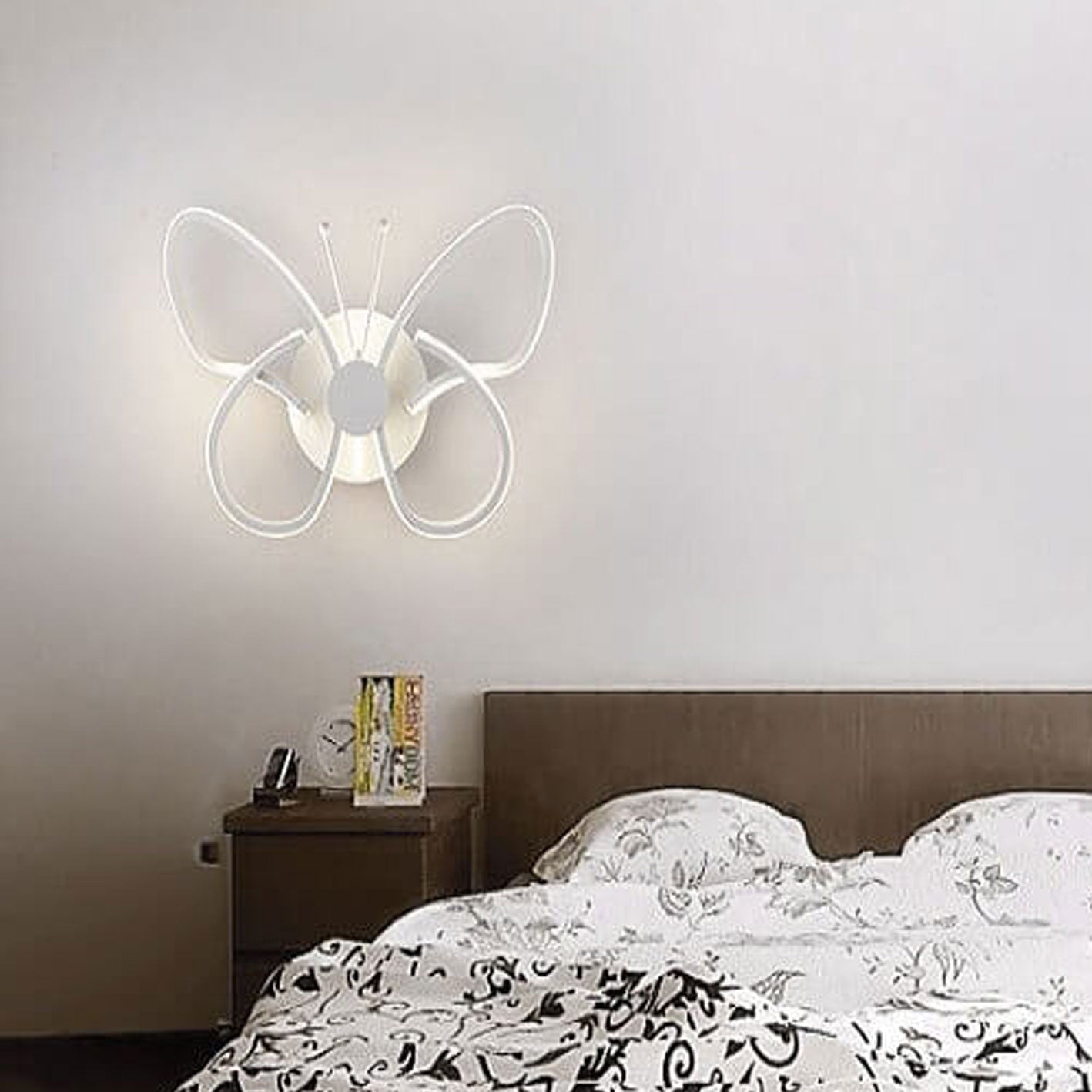 Skorter | Modern minimalist LED wall lamp in butterfly shape