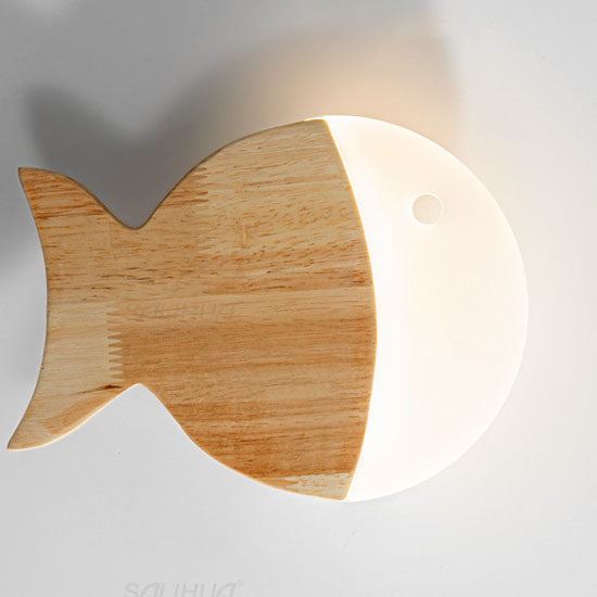 Skorter | Nordic Creative Simple Wood Art Small Fish LED Lamp