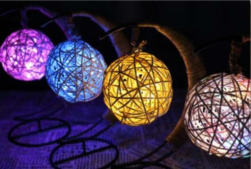 Skørter | Creative Hand Rattan LED Table Lamp