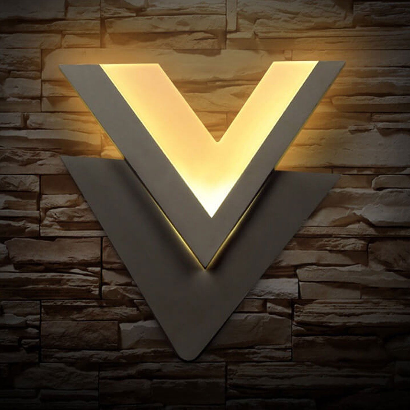 Skorter | Minimalist V-shaped LED wall lamp