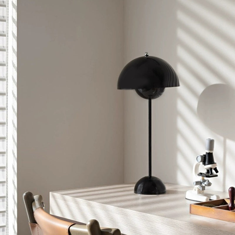 Skorter | BloeiLicht - Portable LED Table Lamp with Dimmer