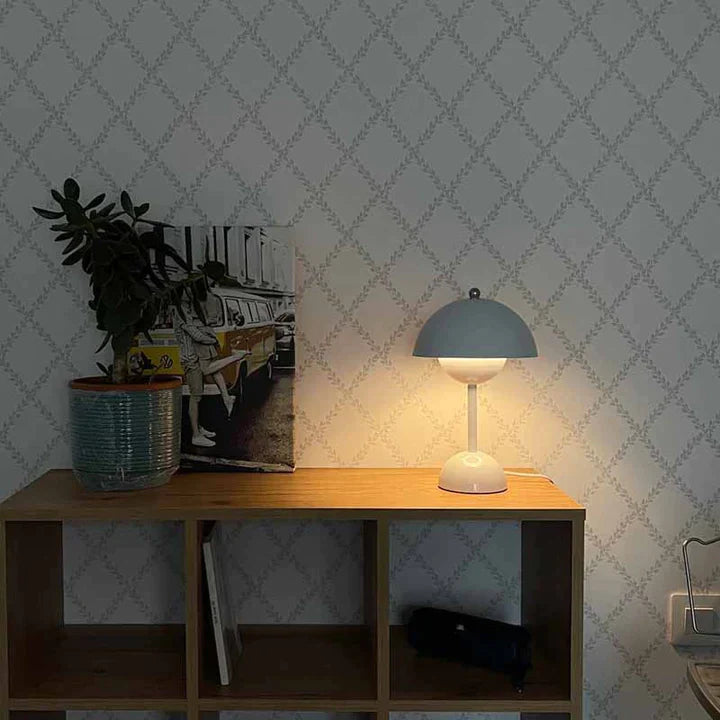 Skorter | Luxurious contemporary Nordic table lamp