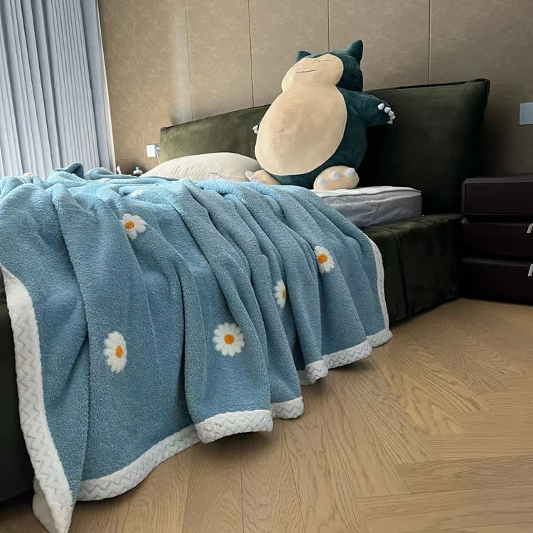 Skorter | Refresh Floral Daisy Soft Fleece Blanket