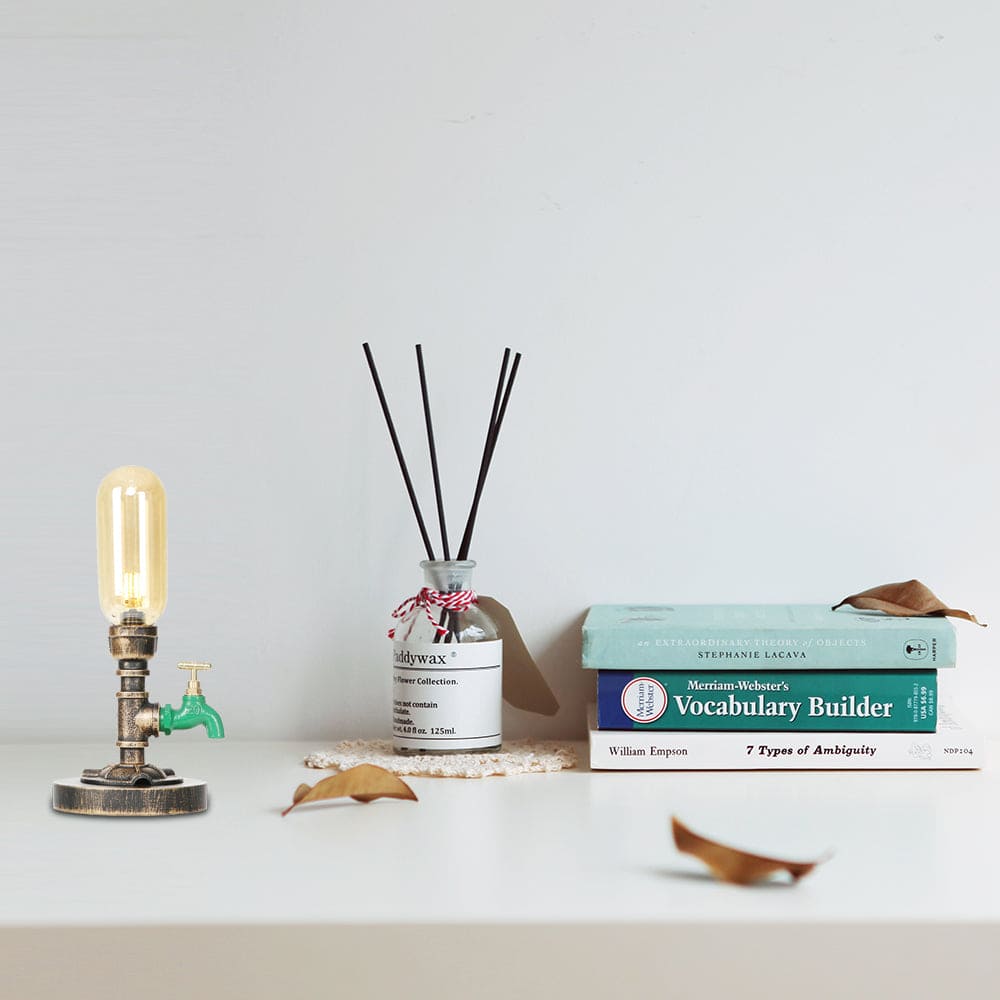 Skorter | RoboGlow - Modern Table Lamp with Industrial Design and Metal Pipe