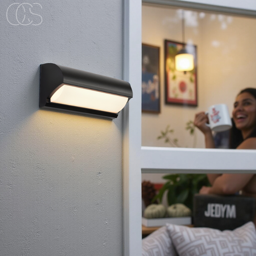 Skorter | Modern Black Outdoor LED Wall Light – Weatherproof Warm Lighting for Garden, Patio & Entryways