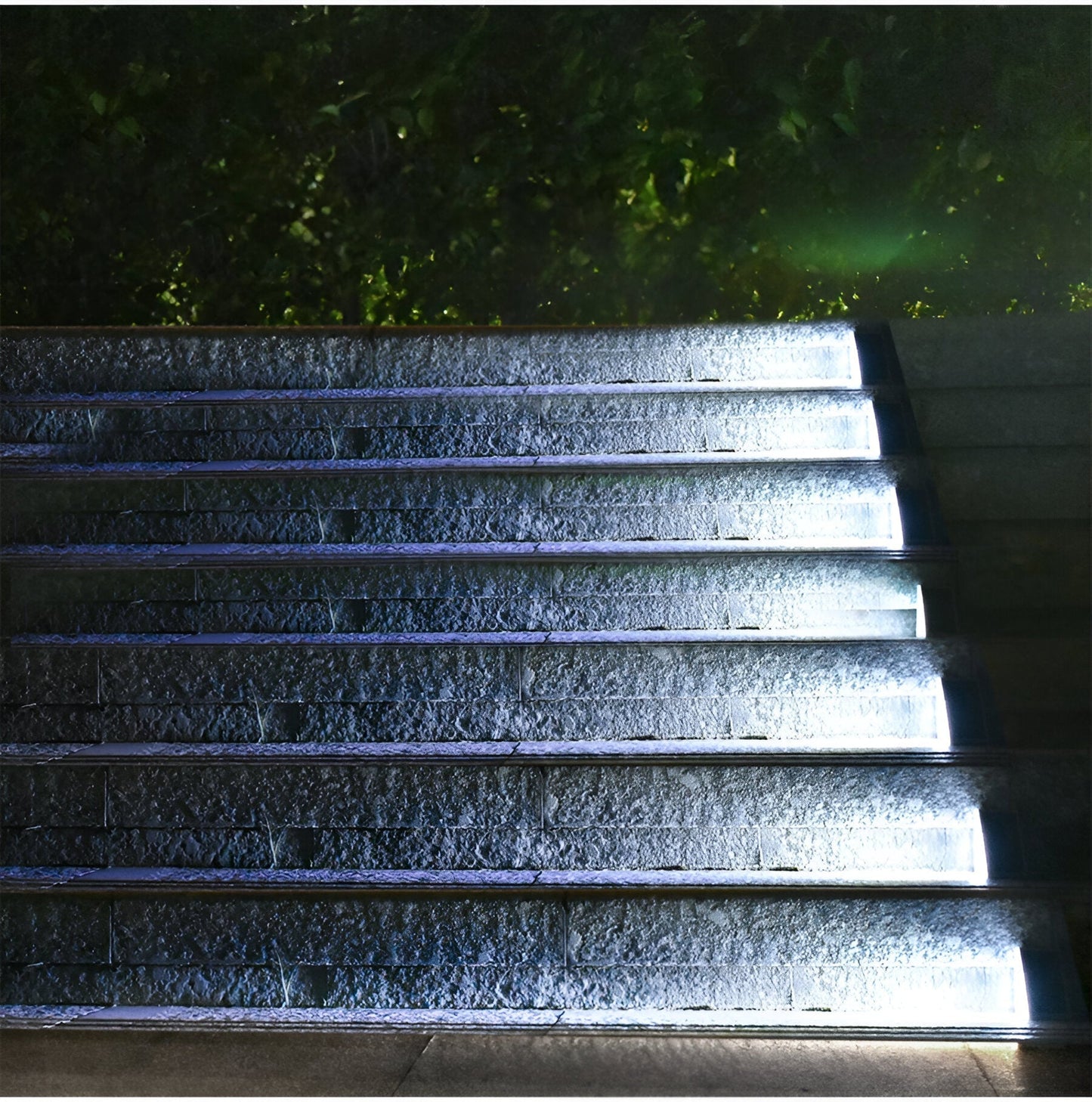 Skorter | 2-Pack Triangular Solar Step Lights – IP67 Waterproof LED Outdoor Garden Lights
