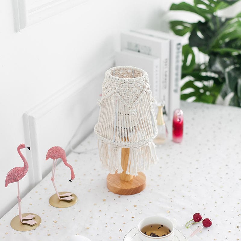 Skorter | FeatherGlow - Feather Wide Bulb-Shaped Table Lamp