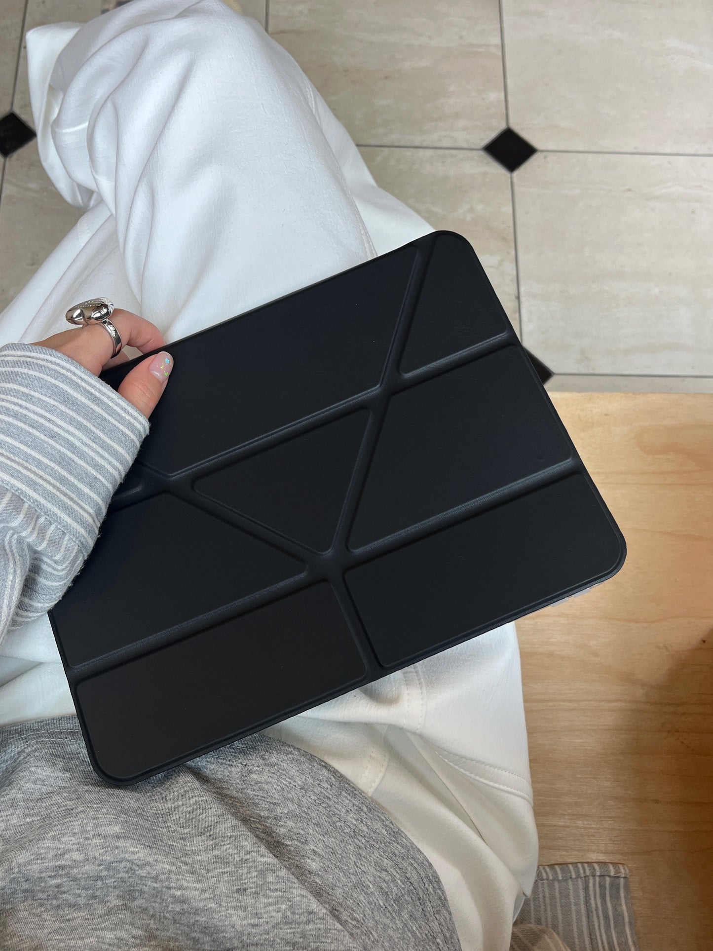 Skorter | Pastel Origami Stand iPad Case Slim Magnetic Foldable Stand