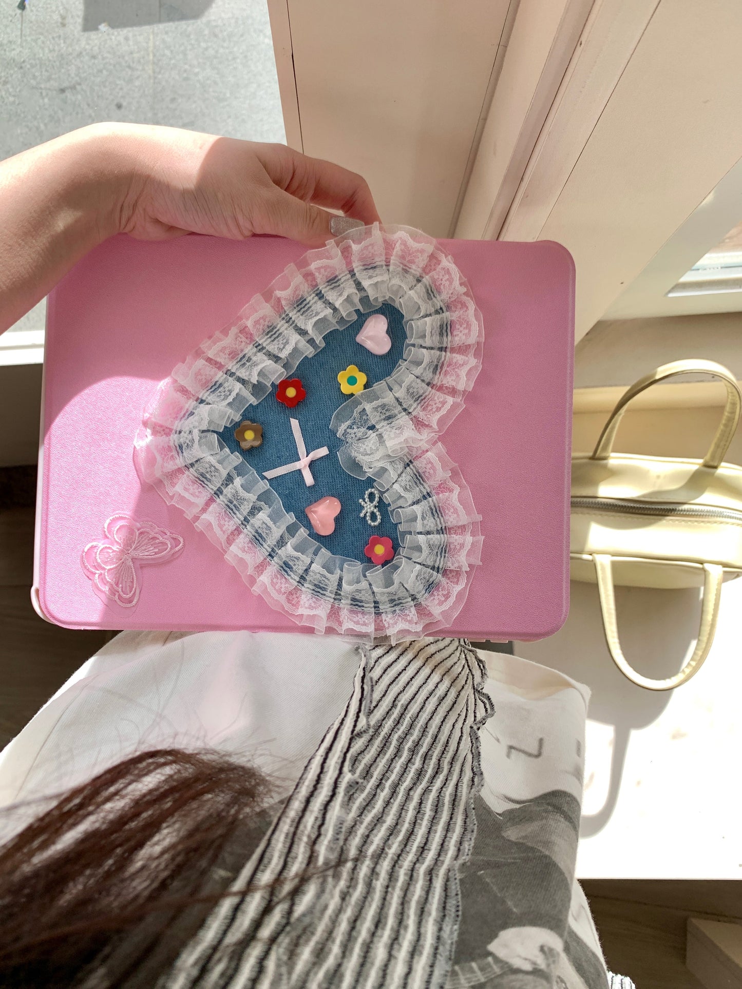 Skorter | Cute pink iPad case with heart lace design – Floral stand case