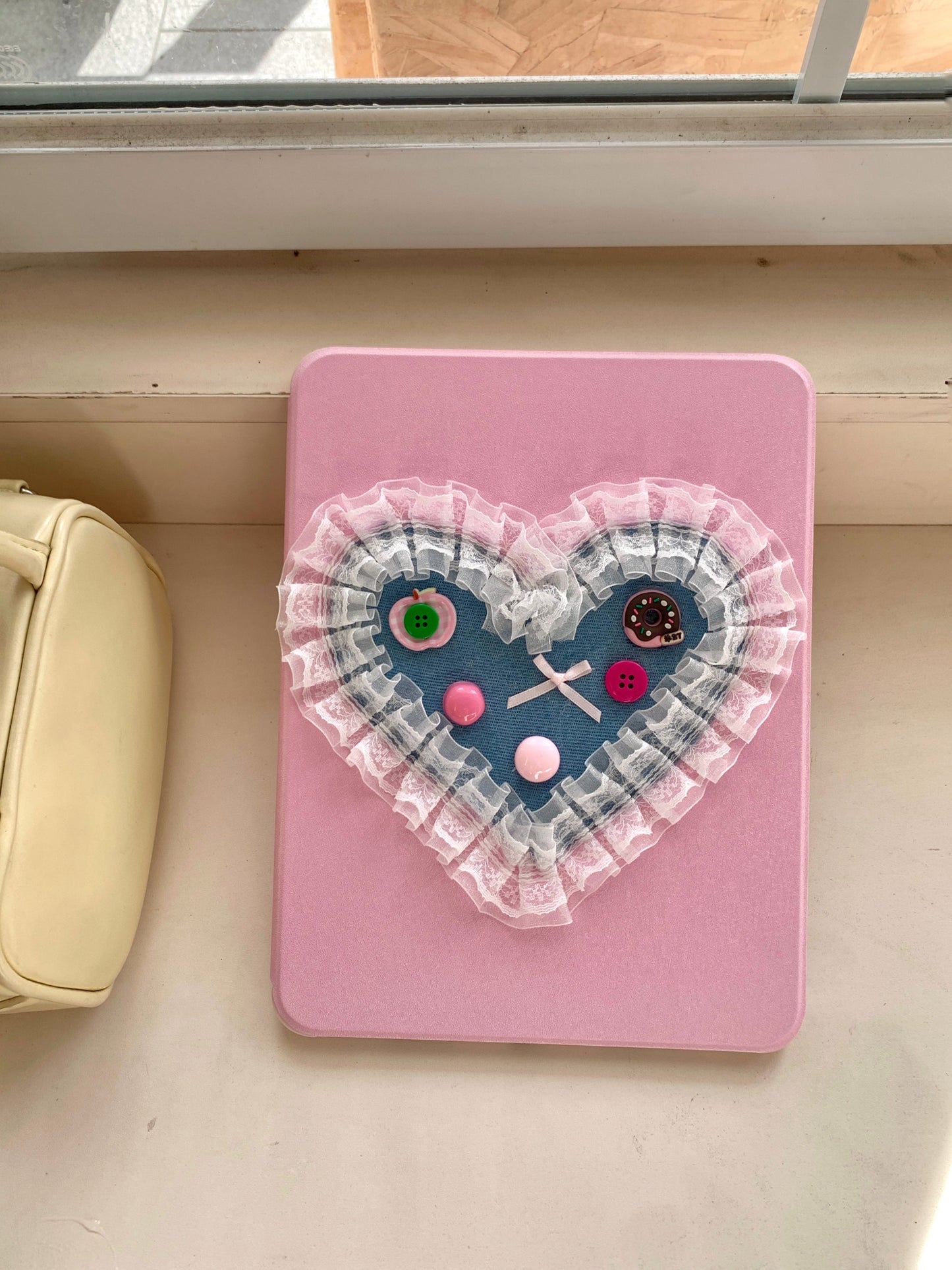 Skorter | Cute pink iPad case with heart lace design – Floral stand case