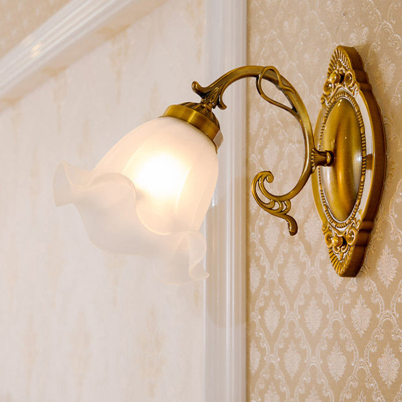 Skorter | Threaded Wall Light Classic Floral Lacquer Frosted Glass Wall Lighting in White