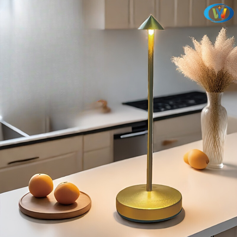 Skorter | ConusLamp - Modern USB Table Lamp