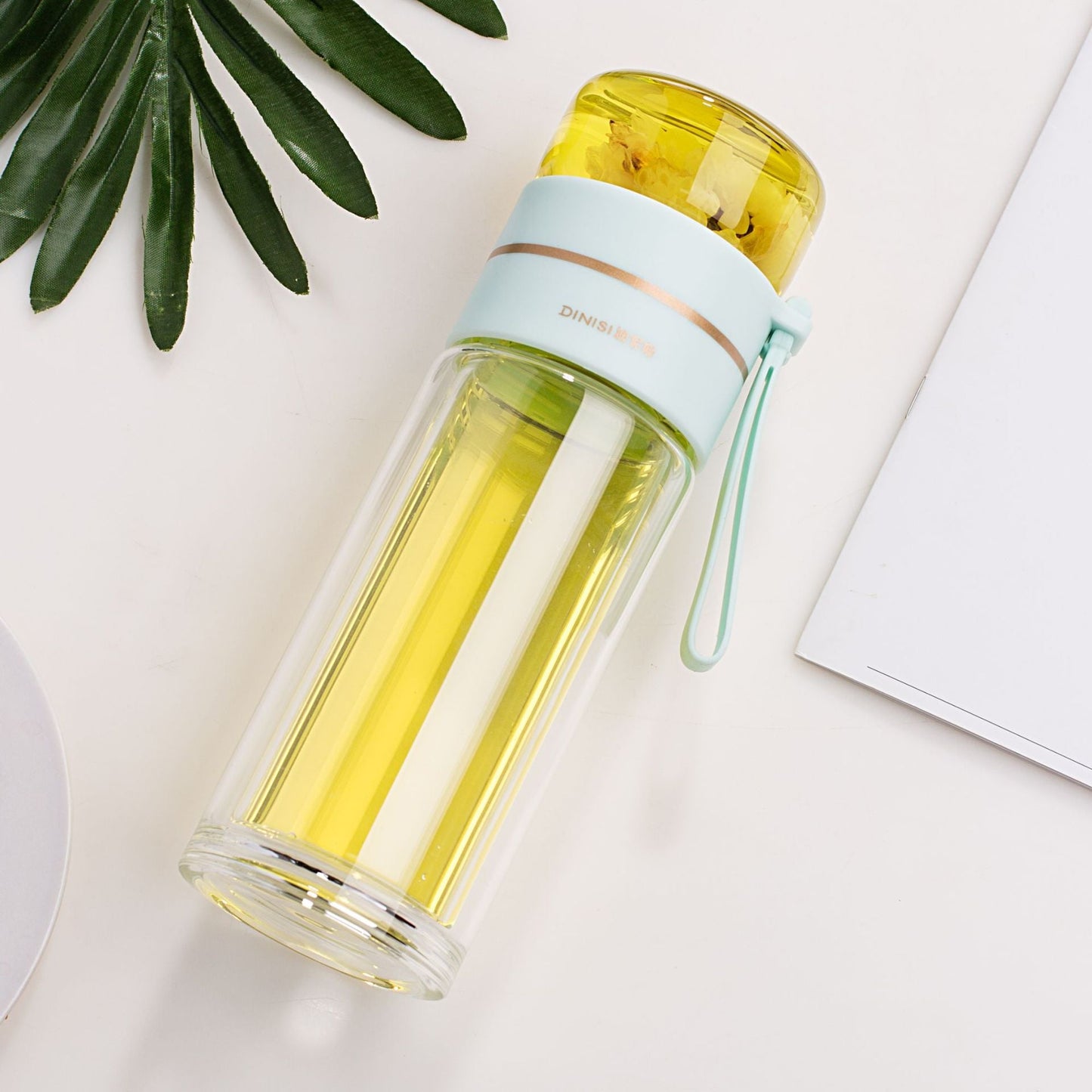 Skorter tea infuser in crystal clear glass