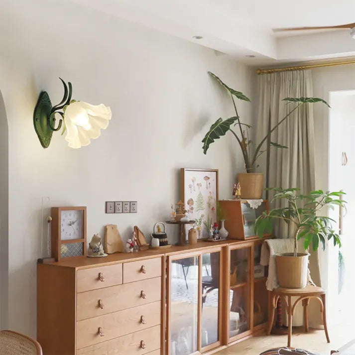 Skorter | LED Lily of the Valley Flower Wall Lamp - Decorative Floral Light Fixture for Living Room & Bedroom Decor