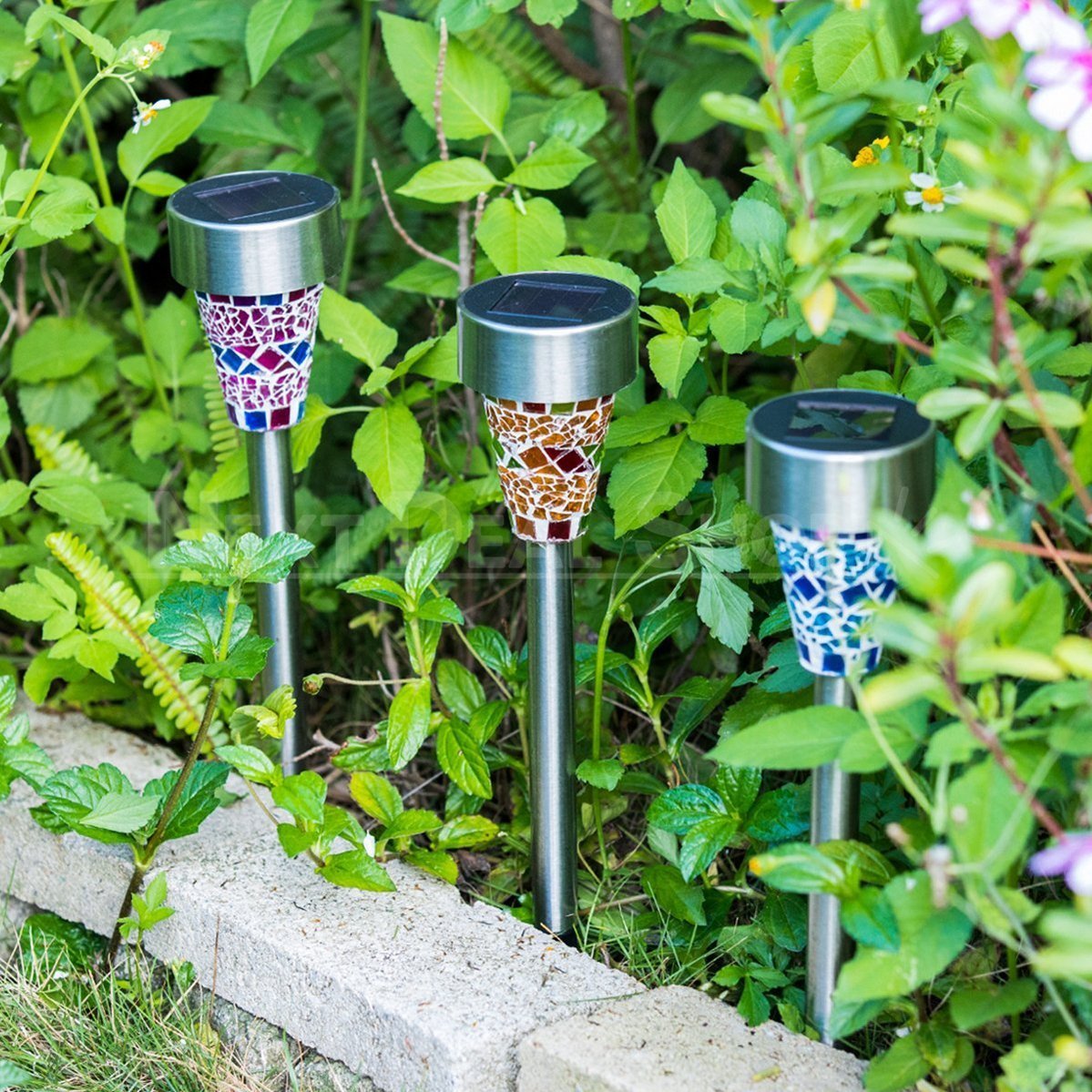 Skorter | 3-pack - Solar-powered mosaic garden path light