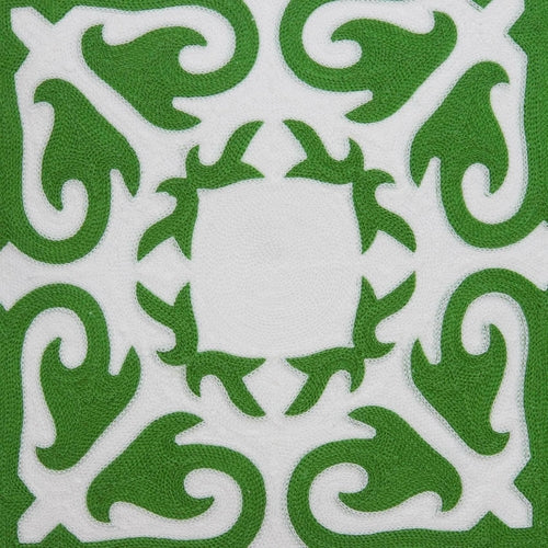 Skørter | Traditional green and white accent pillow 20"x20"