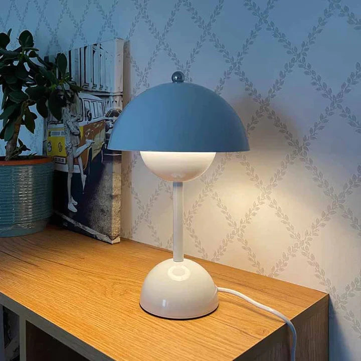 Skorter | Luxurious contemporary Nordic table lamp