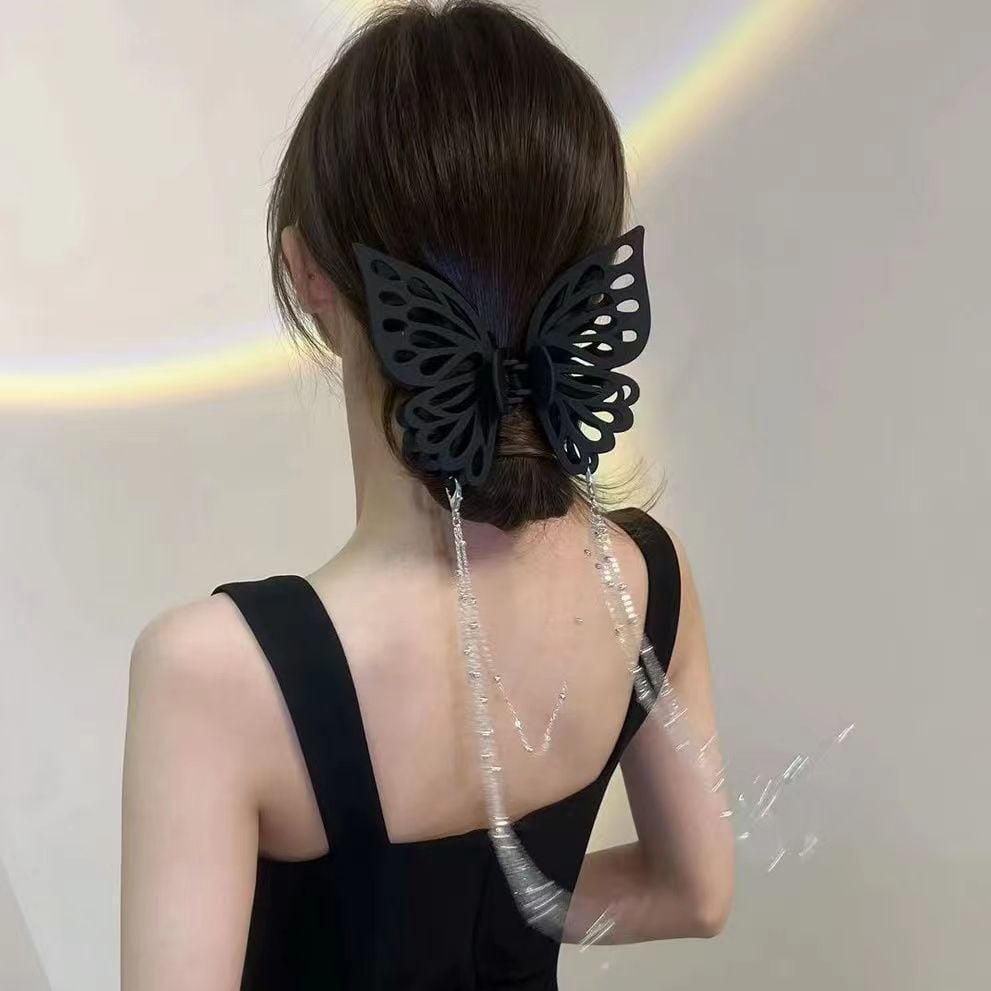 Skorter | Tassel butterfly hair clip