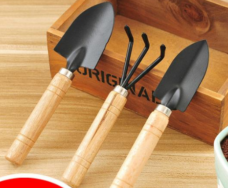 Skorter | 3-piece garden tool set with wooden handles – Handy shovel, rake, and hoe for garden maintenance