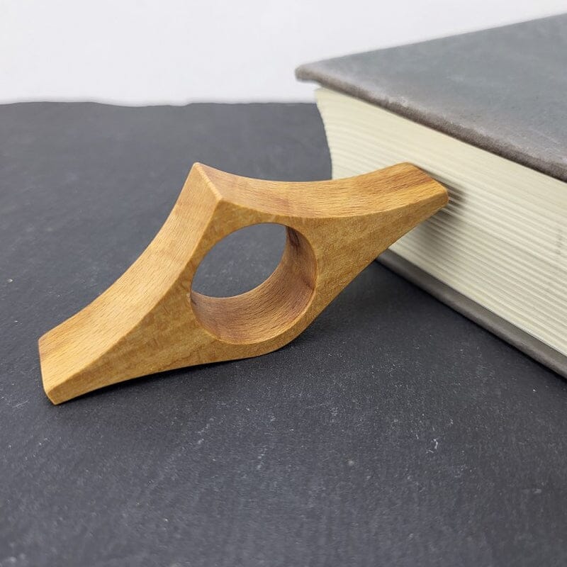 Skorter | Book reading tool made of solid wood