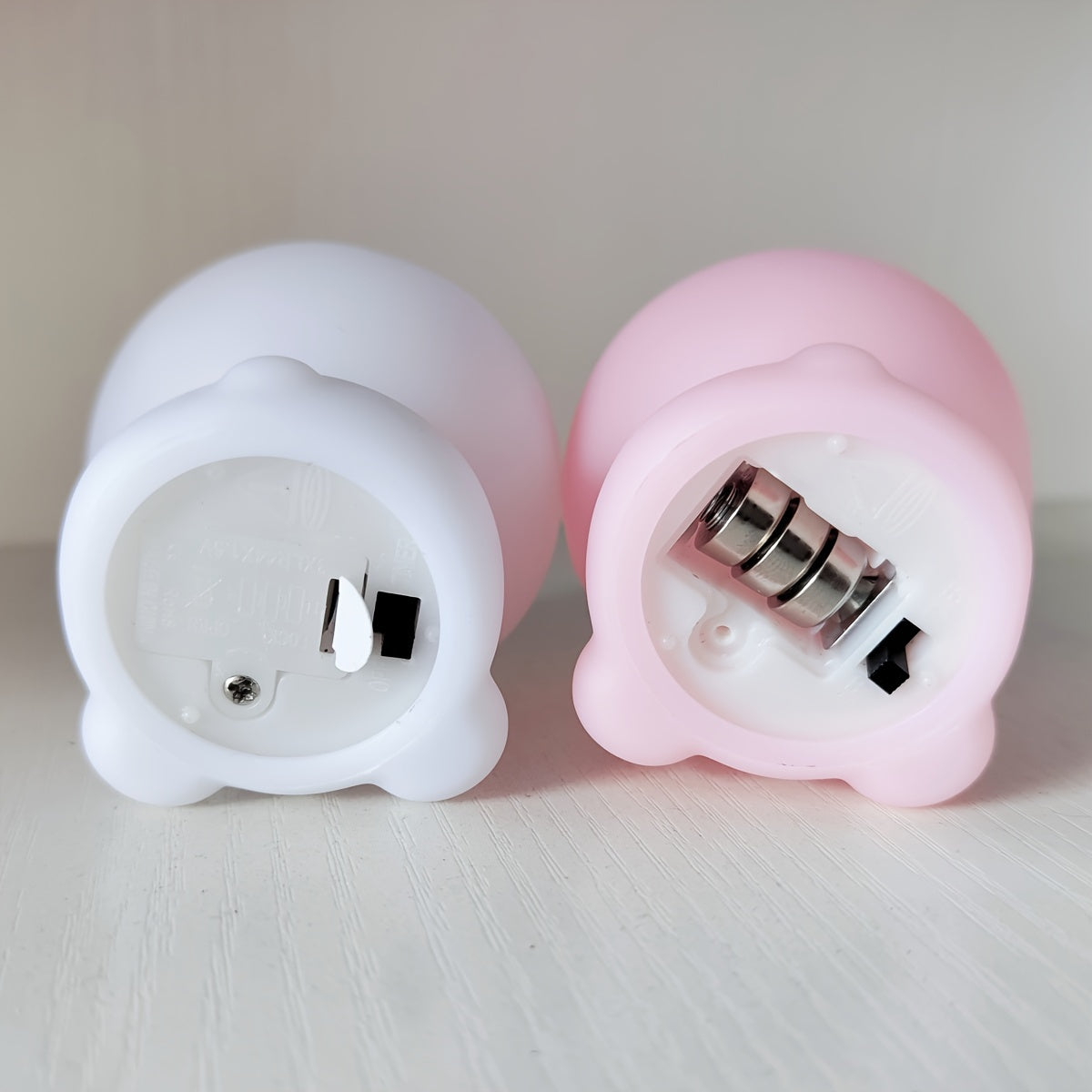 Skorter | BunnyBright - Large Head Rabbit LED Table Lamp with Battery Operation and Anime Design