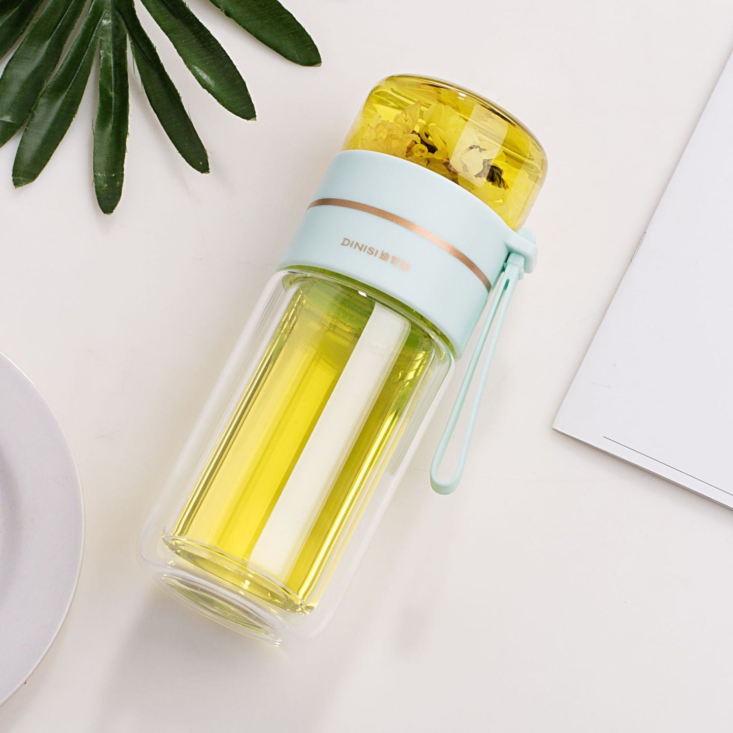 Skorter tea infuser in crystal clear glass