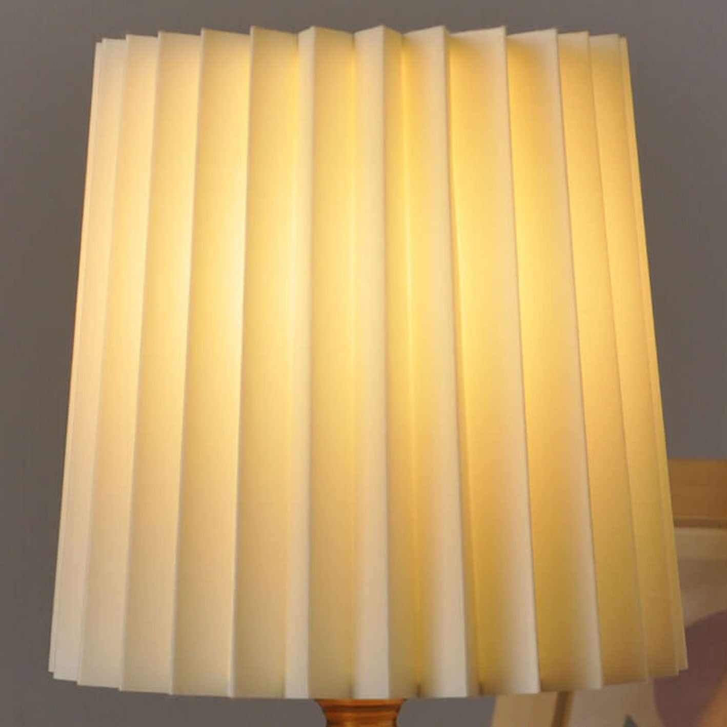 Skorter | Vintage Korean Pleated Column Solid Wood Base 1-Light Table Lamp