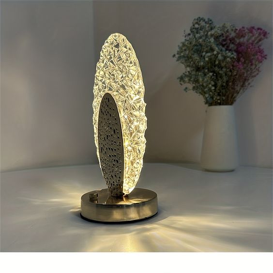 Skorter | Modern & Luxury Peacock Table Lamp - CrystalGlow