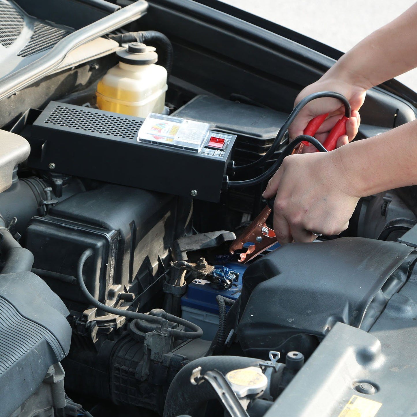 Skorter | 6-12V Car Battery Tester with Heavy Insulated Copper Clamps