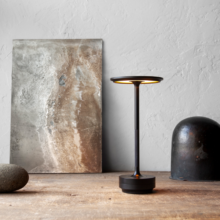 Skorter | Eluminar - Premium table lamp