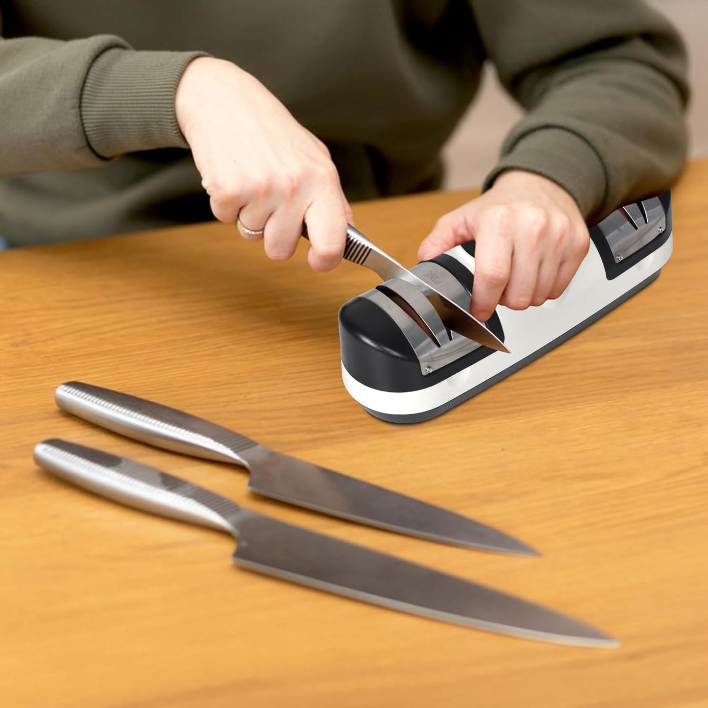 Skorter | Electric Knife Sharpener with 3 Speeds & LED Display – EdgeMaster