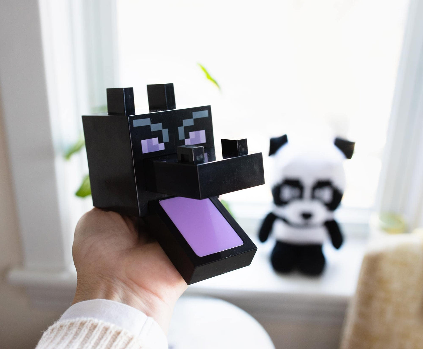 Skorter | Ukonic Minecraft Purple Ender Dragon Night Light | LED Ambient Light with Automatic Dusk to Dawn Sensor