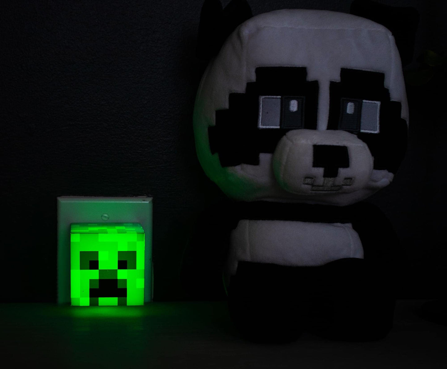 Skorter | Minecraft Green Creeper Night Light | Led Auto Dusk To Dawn Sensor | Children's Room Decor