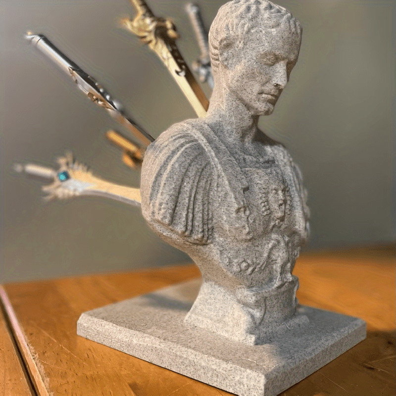 Skorter | Julius Caesar Desk Pen Holder