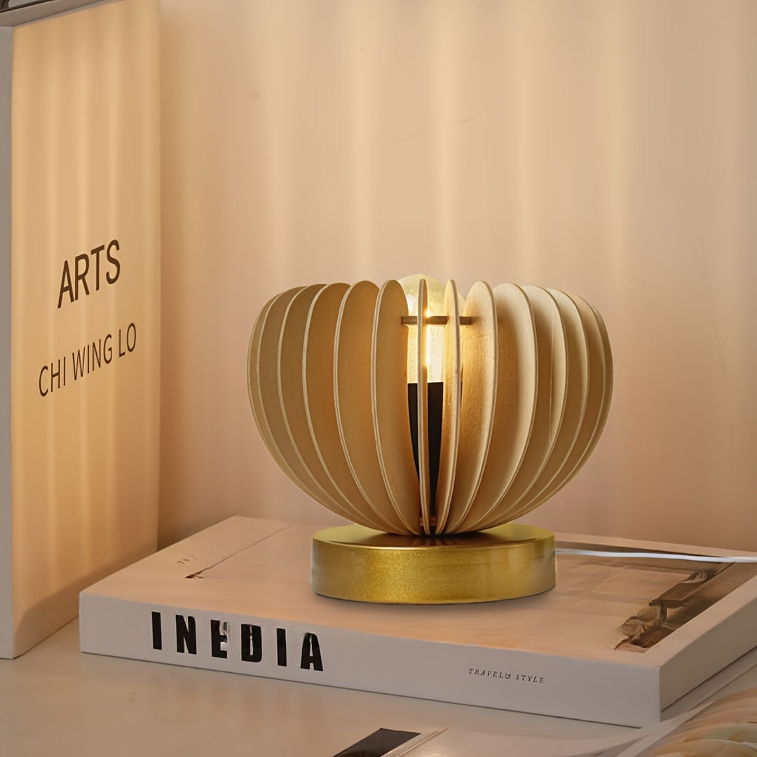 Skorter | LumiFantasy - Modern Fantasy Table Lamp, USB-Powered