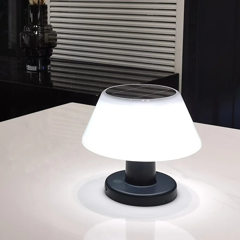 Skorter | Solar powered table lamp - Solara