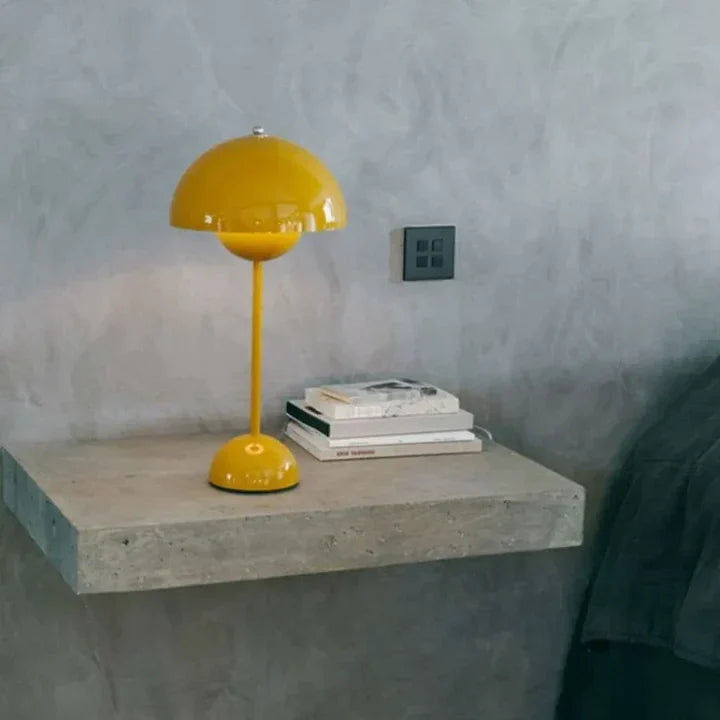 Skorter | Modern table lamp