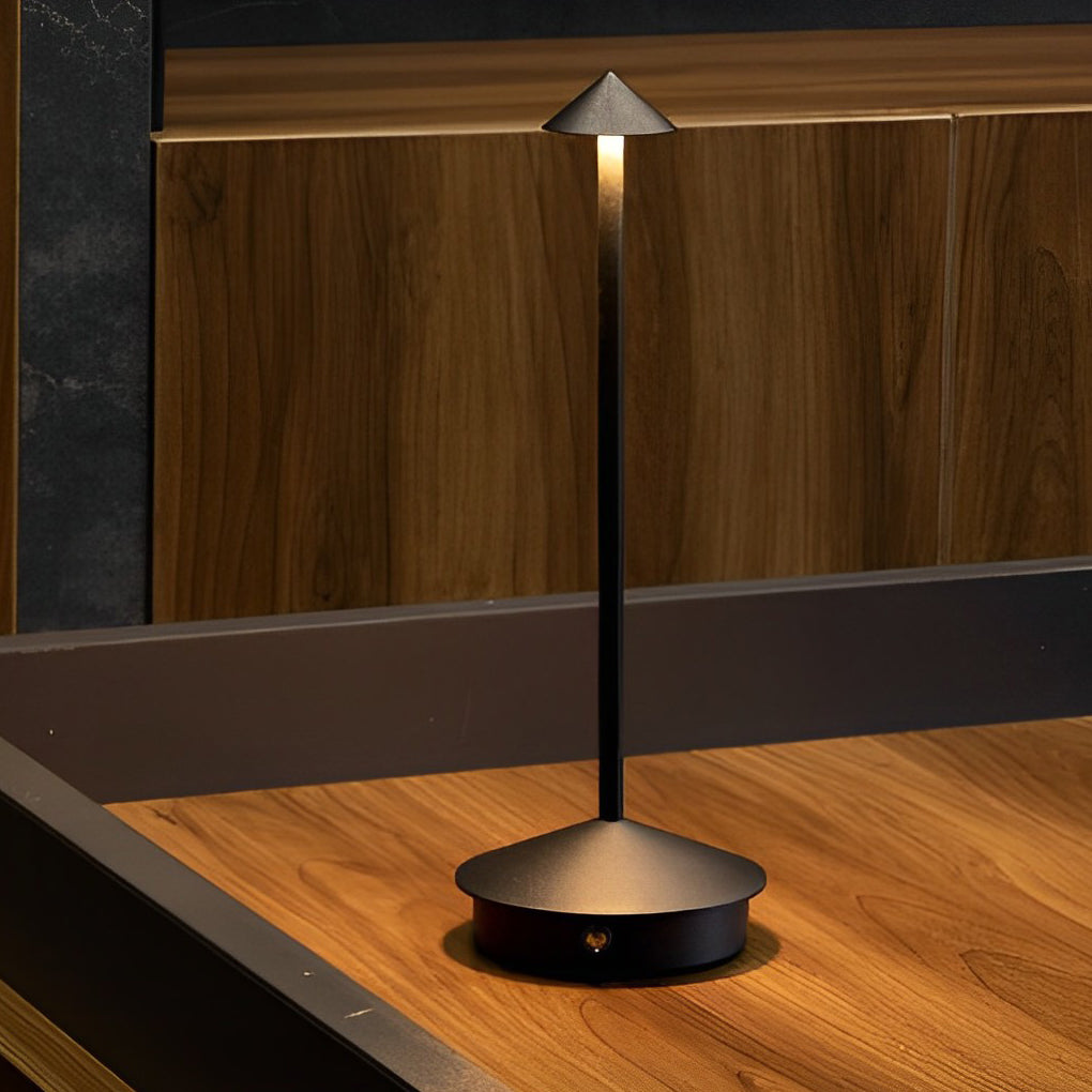 Skorter | Pina Pro - Stylish Dimmable USB Table Lamp