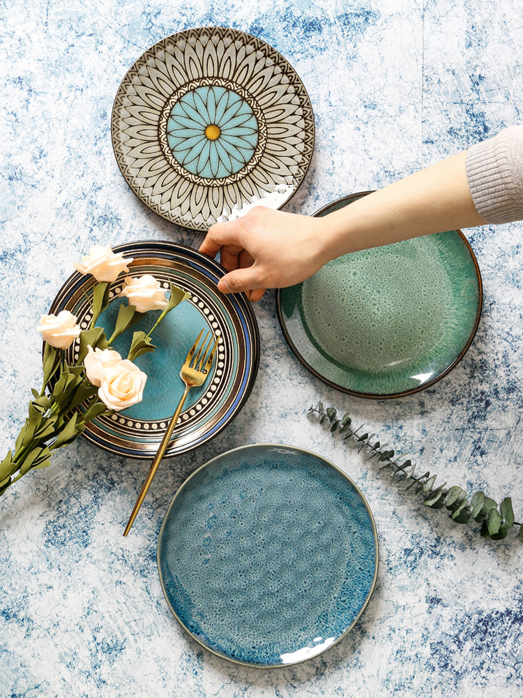 Skorter plates and round in ceramic