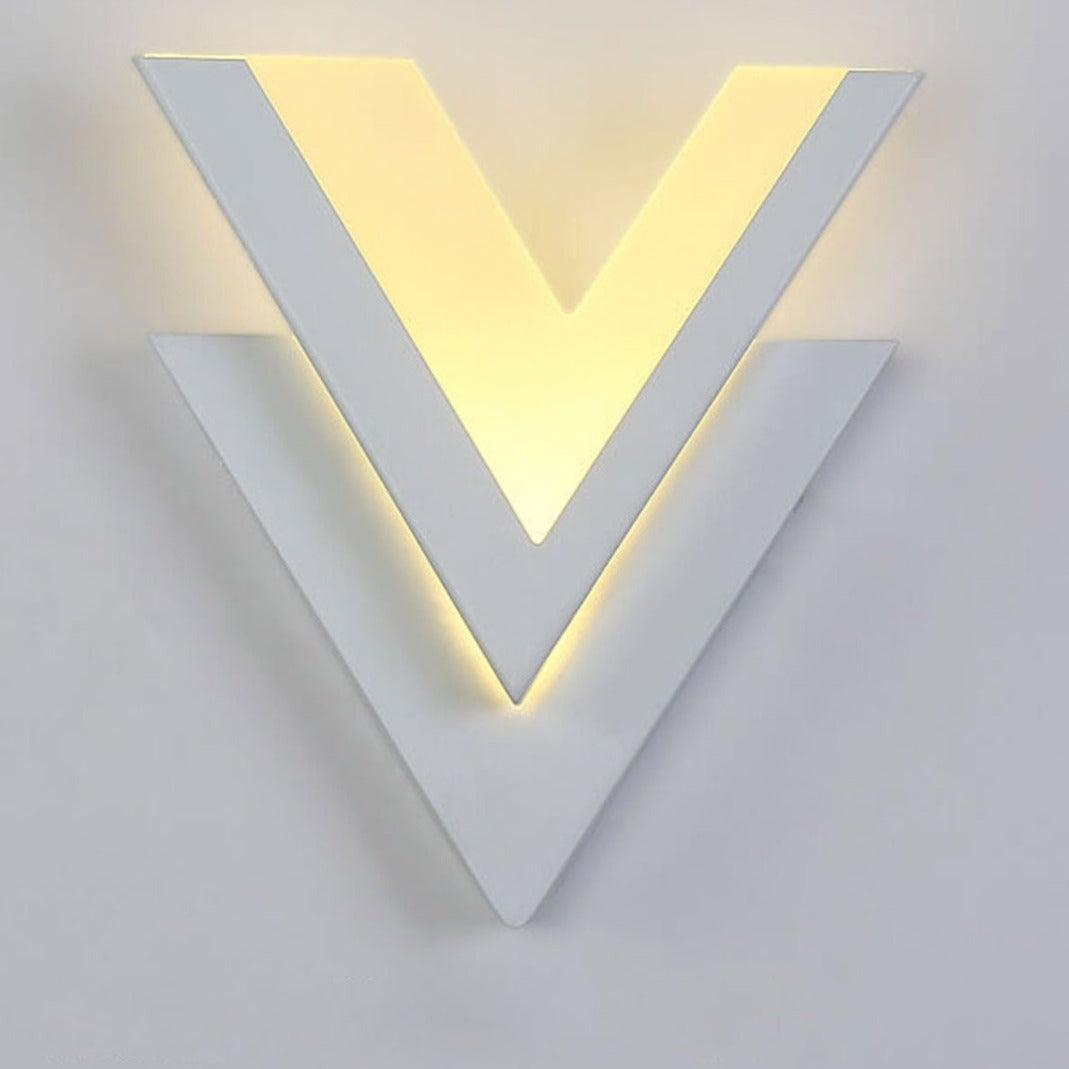 Skorter | Minimalist V-shaped LED wall lamp