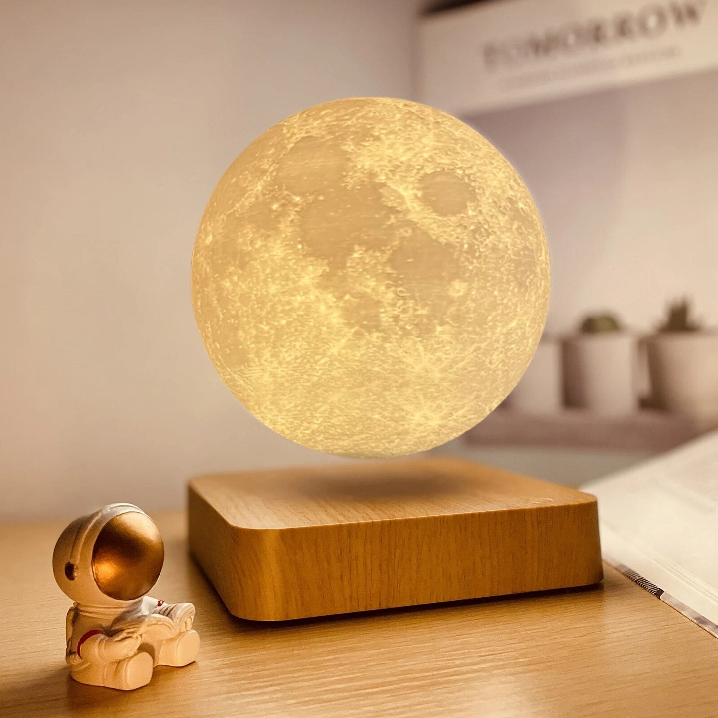 Skorter | Floating Moon Lamp