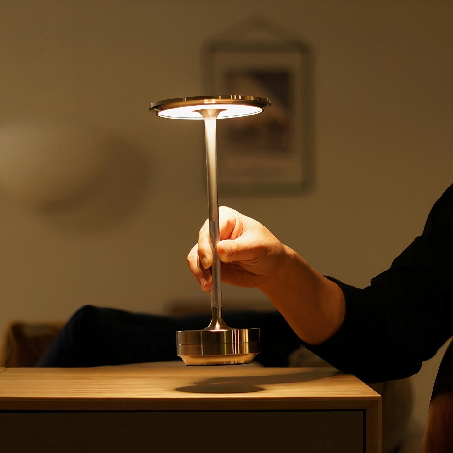 Skorter | LumenArt - Create an Atmosphere of Elegance with Thomas Table Lamp from LumenArt