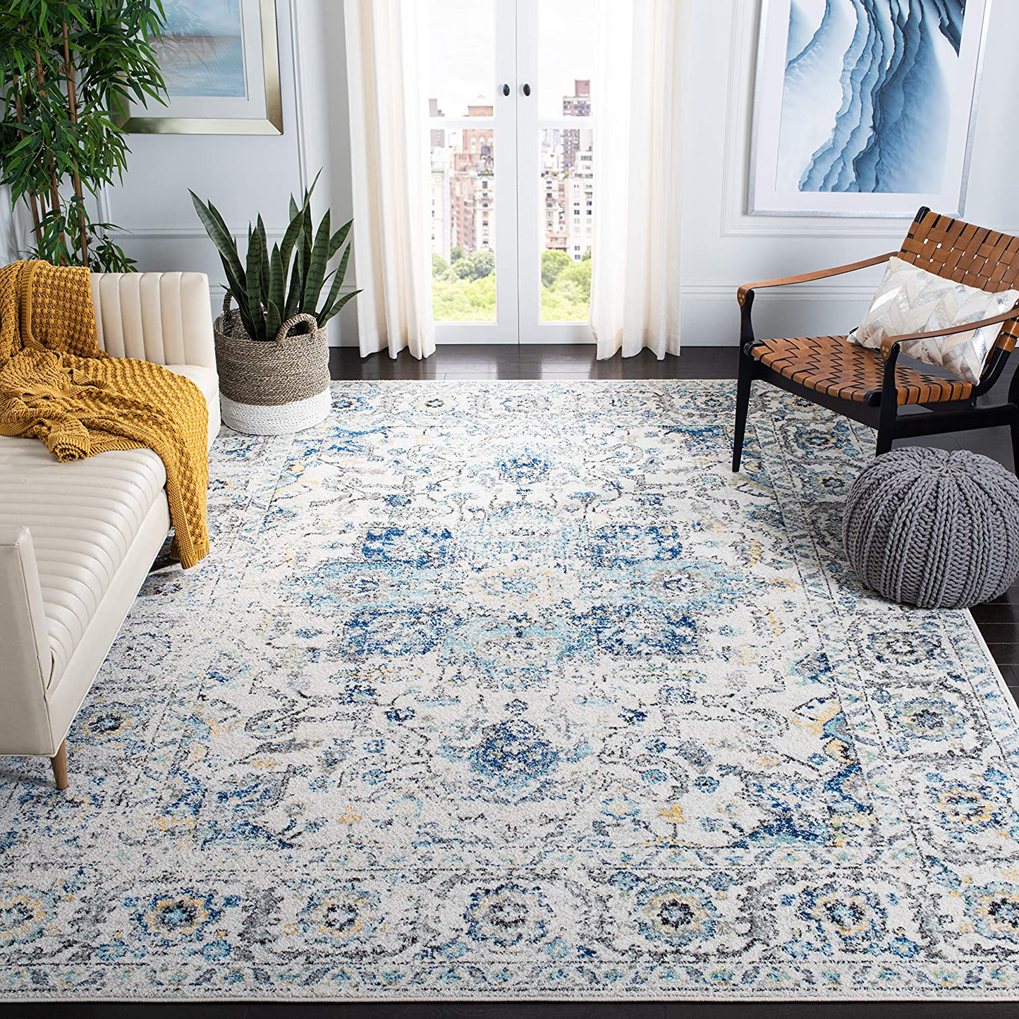 Skørter | Safavieh Madison Collection MAD603K Oriental Snowflake Medallion Distressed Non-Shedding Stain Resistance Living Room Bedroom Area Rug, 4' x 4' Square, Turquoise / Ivory