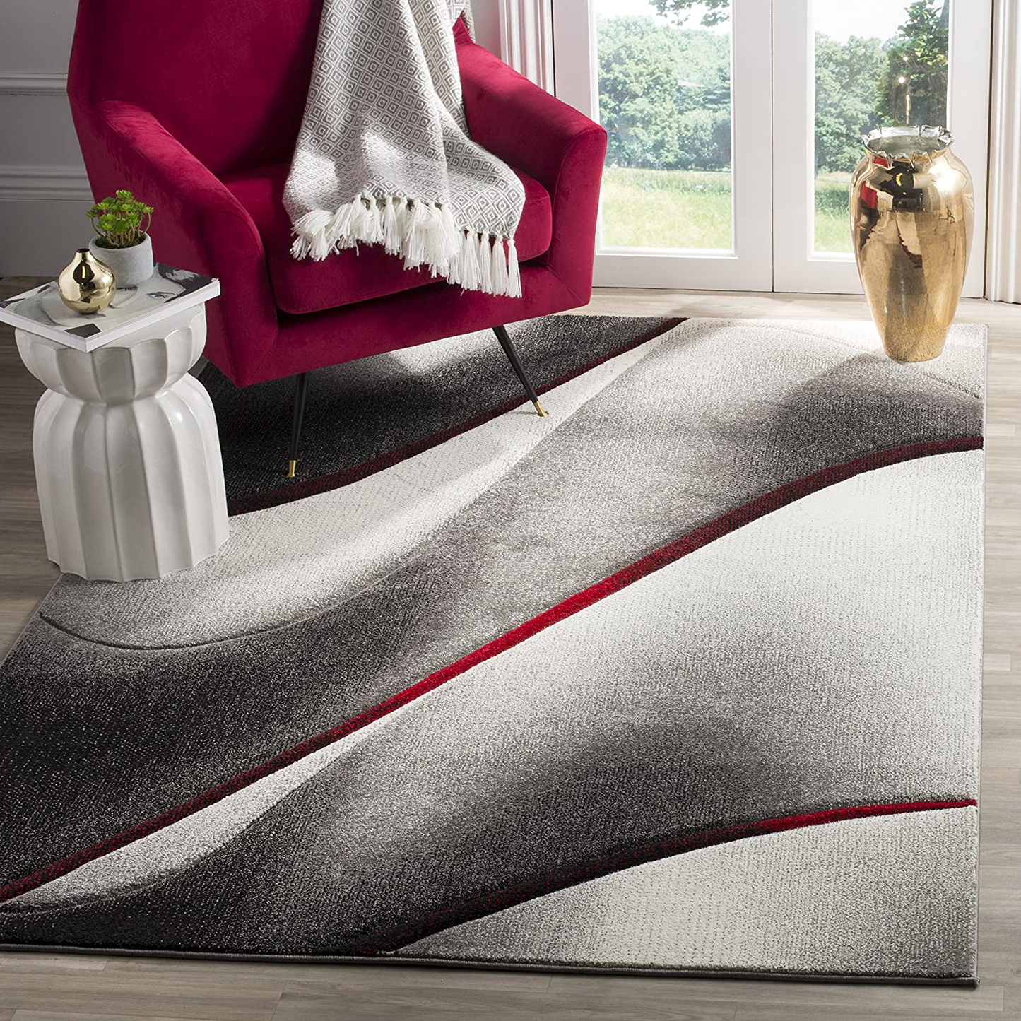 Skørter | Safavieh Hollywood Collection HLW712K Mid-Century Modern Non-Shedding Stain Resistant Living Room Bedroom Area Rug, 2'7" x 5', Gray / Red