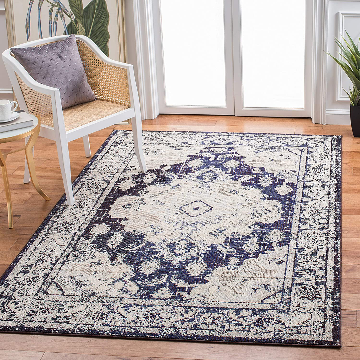 Skørter | Safavieh Monaco Collection MNC243C Boho Chic Medallion Distressed Non-Shedding Stain Resistant Living Room Bedroom Area Rug, 3' x 5', Ivory / Navy Blue